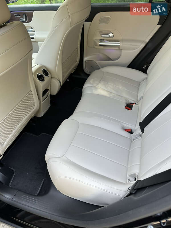 Внедорожник / Кроссовер Mercedes-Benz GLA-Class 2021 в Львове