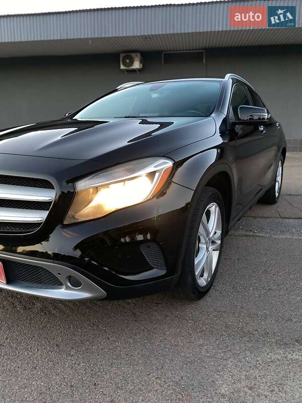 Внедорожник / Кроссовер Mercedes-Benz GLA-Class 2016 в 