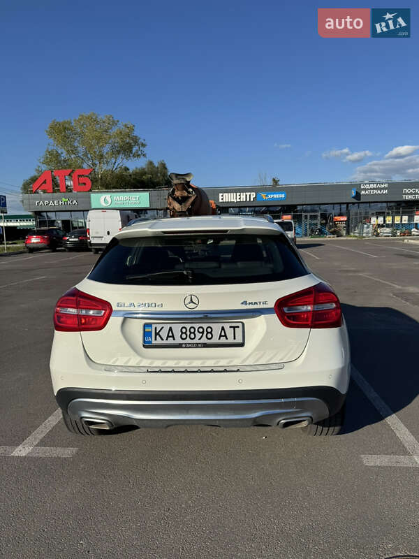Внедорожник / Кроссовер Mercedes-Benz GLA-Class 2016 в Киеве
