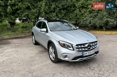 Внедорожник / Кроссовер Mercedes-Benz GLA-Class 2018 в Ровно