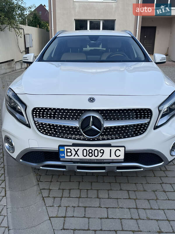 Внедорожник / Кроссовер Mercedes-Benz GLA-Class 2019 в Хмельницком