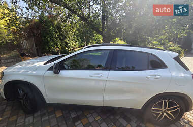 Позашляховик / Кросовер Mercedes-Benz GLA-Class 2018 в 