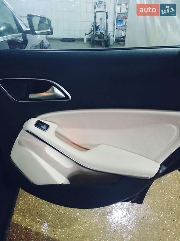 Внедорожник / Кроссовер Mercedes-Benz GLA-Class 2015 в Киеве