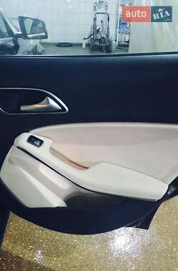 Внедорожник / Кроссовер Mercedes-Benz GLA-Class 2015 в 