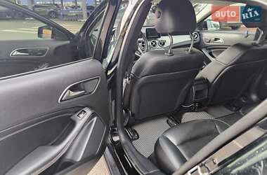 Позашляховик / Кросовер Mercedes-Benz GLA-Class 2015 в 