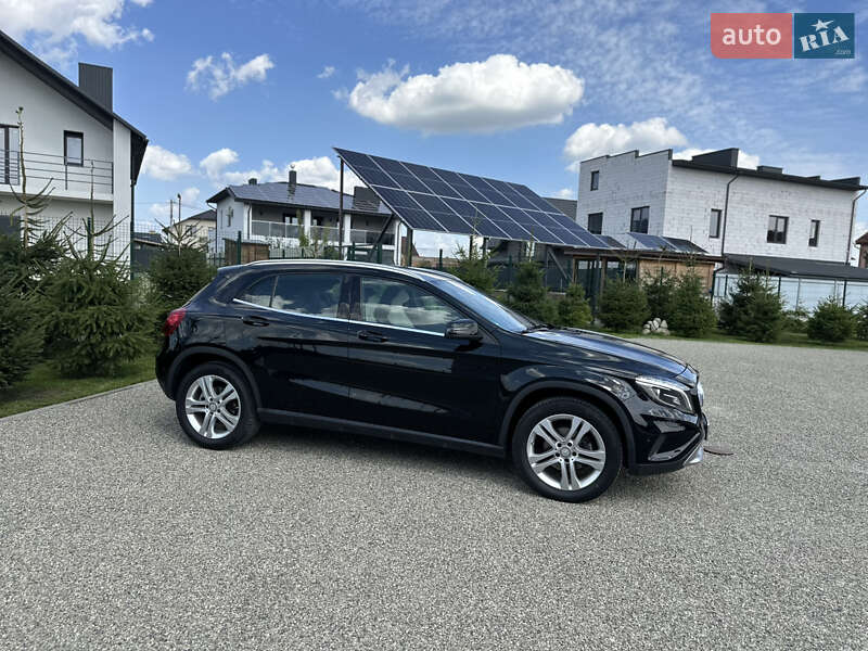 Внедорожник / Кроссовер Mercedes-Benz GLA-Class 2016 в Тернополе