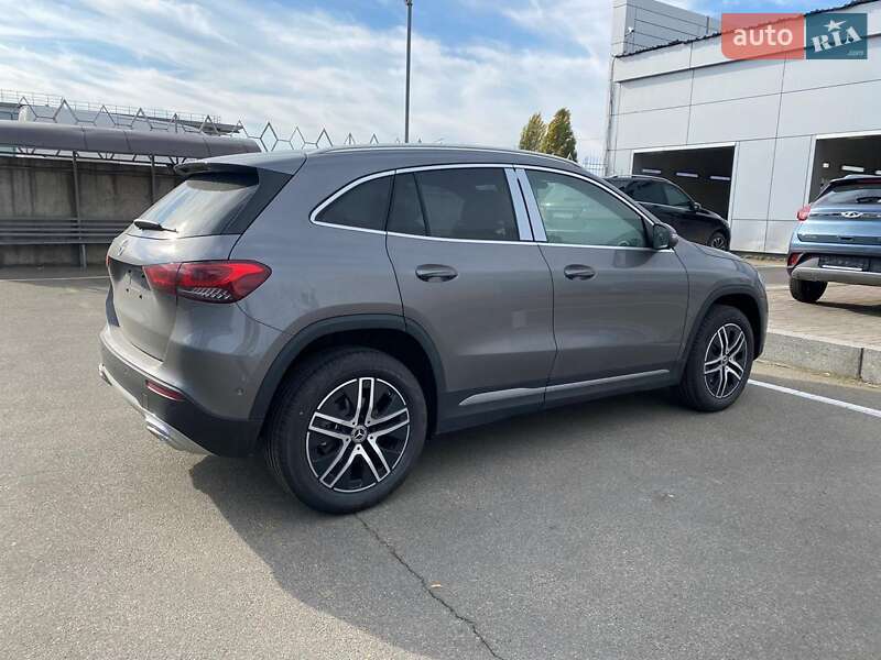 Внедорожник / Кроссовер Mercedes-Benz GLA-Class 2021 в Киеве