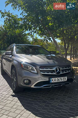 Позашляховик / Кросовер Mercedes-Benz GLA-Class 2018 в 