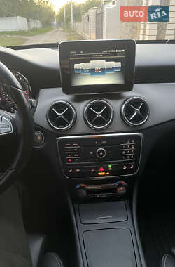 Позашляховик / Кросовер Mercedes-Benz GLA-Class 2015 в 