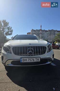 Позашляховик / Кросовер Mercedes-Benz GLA-Class 2015 в 
