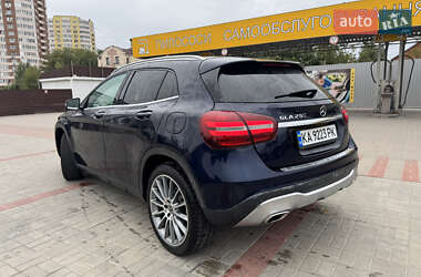 Внедорожник / Кроссовер Mercedes-Benz GLA-Class 2017 в 