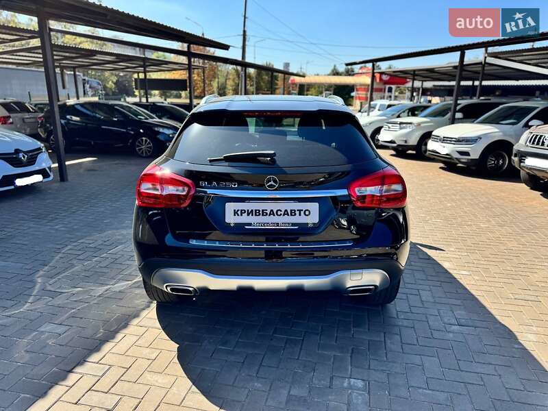 Внедорожник / Кроссовер Mercedes-Benz GLA-Class 2019 в Кривом Роге