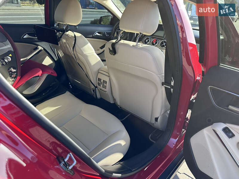 Позашляховик / Кросовер Mercedes-Benz GLA-Class 2017 в Києві фото 18 Позашляховик / Кросовер Mercedes-Benz GLA-Class 2017 в Києві