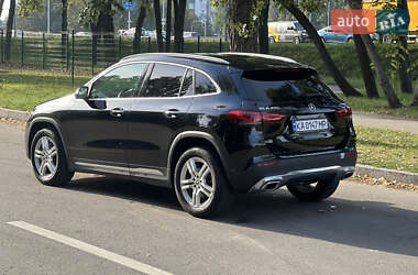 Внедорожник / Кроссовер Mercedes-Benz GLA-Class 2021 в 