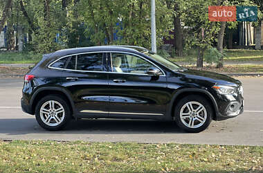 Внедорожник / Кроссовер Mercedes-Benz GLA-Class 2021 в 