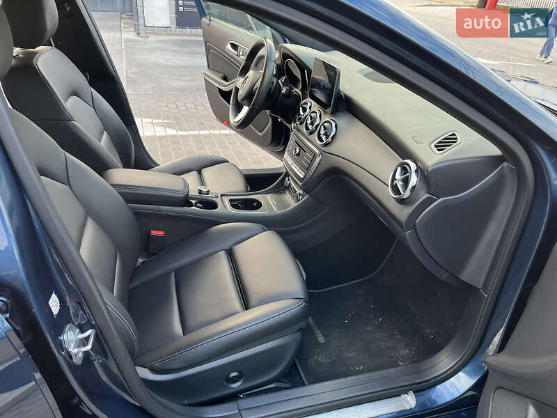 Внедорожник / Кроссовер Mercedes-Benz GLA-Class 2019 в Львове фото 20 Внедорожник / Кроссовер Mercedes-Benz GLA-Class 2019 в Львове