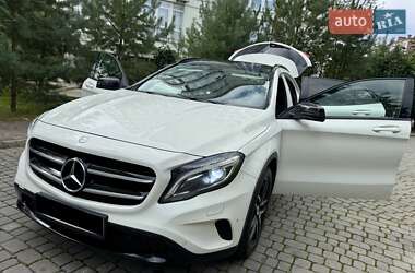 Позашляховик / Кросовер Mercedes-Benz GLA-Class 2015 в 