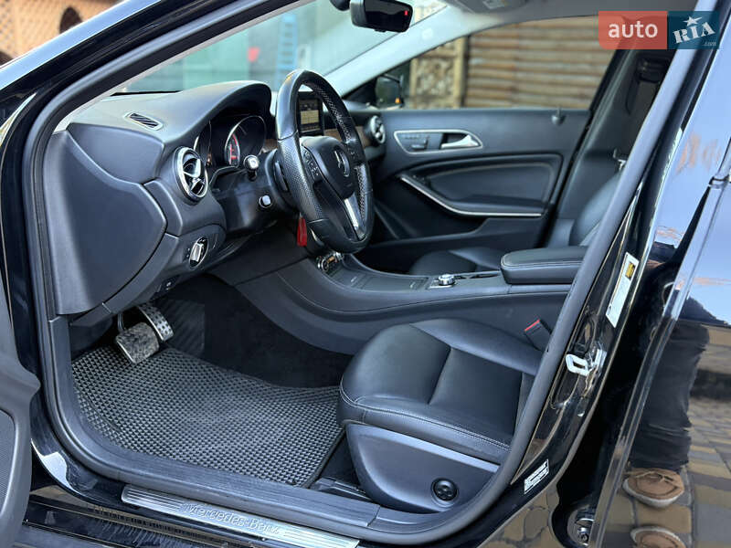 Внедорожник / Кроссовер Mercedes-Benz GLA-Class 2015 в Киеве