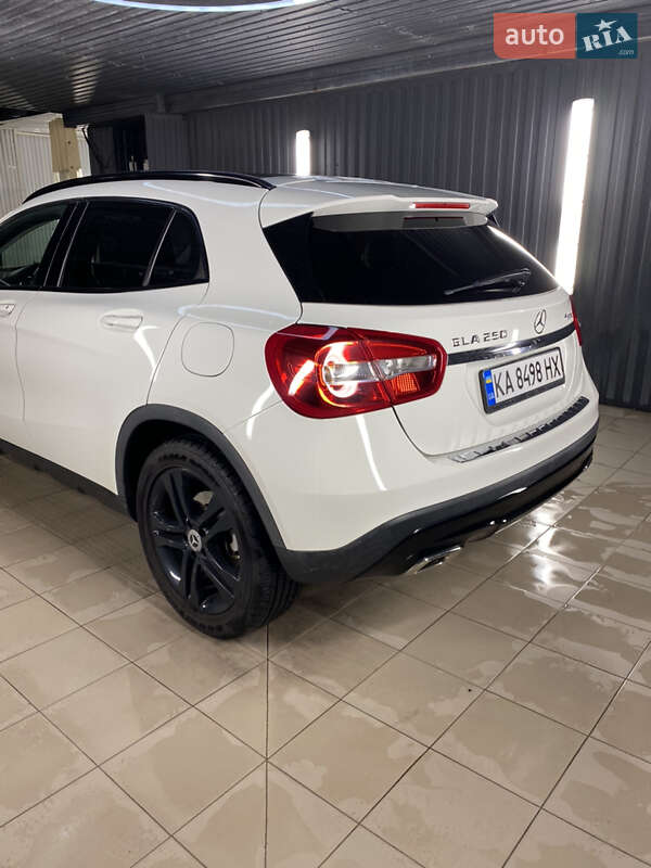Внедорожник / Кроссовер Mercedes-Benz GLA-Class 2015 в Киеве