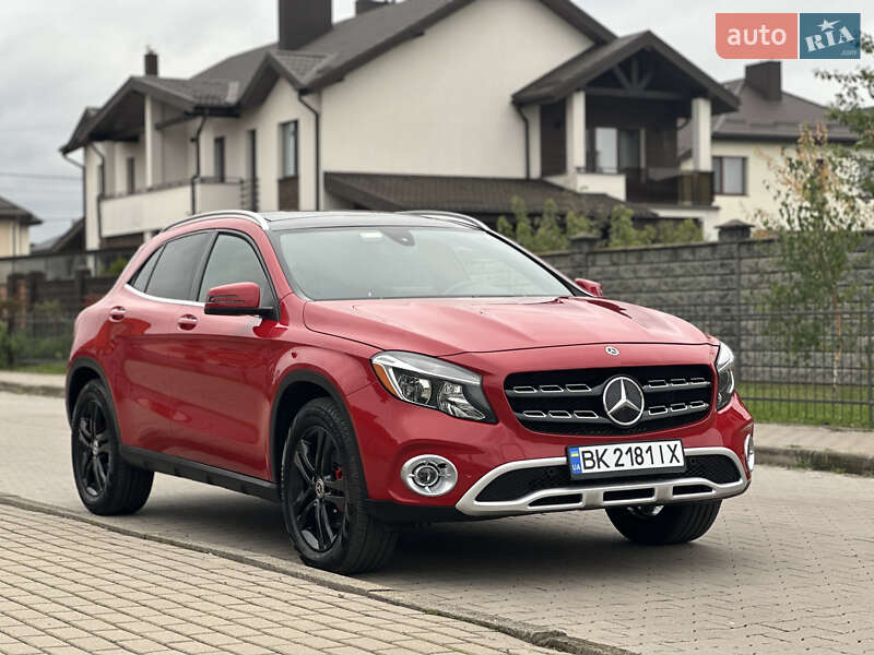 Внедорожник / Кроссовер Mercedes-Benz GLA-Class 2018 в Ровно