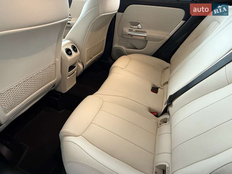 Внедорожник / Кроссовер Mercedes-Benz GLA-Class 2022 в Одессе