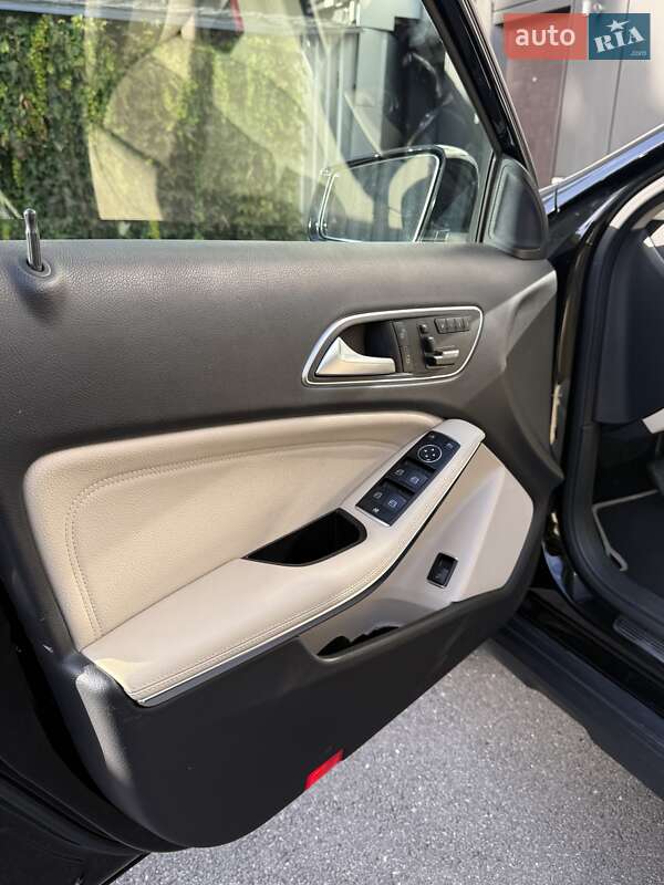 Внедорожник / Кроссовер Mercedes-Benz GLA-Class 2016 в Харькове