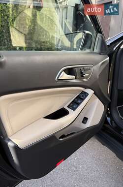 Внедорожник / Кроссовер Mercedes-Benz GLA-Class 2016 в 