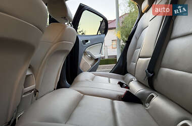 Внедорожник / Кроссовер Mercedes-Benz GLA-Class 2014 в 
