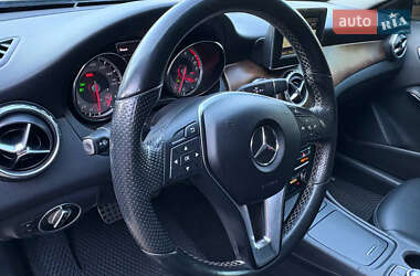 Позашляховик / Кросовер Mercedes-Benz GLA-Class 2015 в 