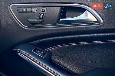 Позашляховик / Кросовер Mercedes-Benz GLA-Class 2016 в 