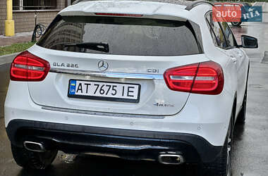 Позашляховик / Кросовер Mercedes-Benz GLA-Class 2015 в 