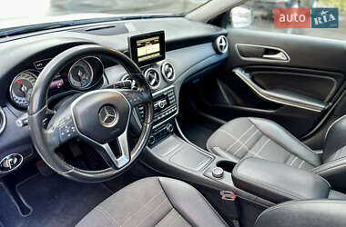 Позашляховик / Кросовер Mercedes-Benz GLA-Class 2015 в 