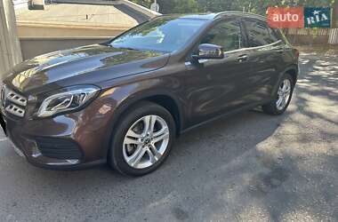 Позашляховик / Кросовер Mercedes-Benz GLA-Class 2018 в 