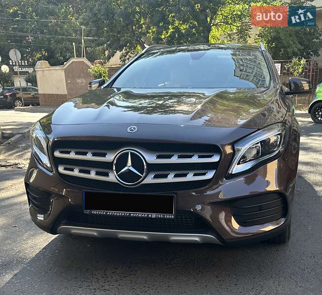 Позашляховик / Кросовер Mercedes-Benz GLA-Class 2018 в 