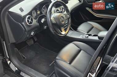Внедорожник / Кроссовер Mercedes-Benz GLA-Class 2015 в 