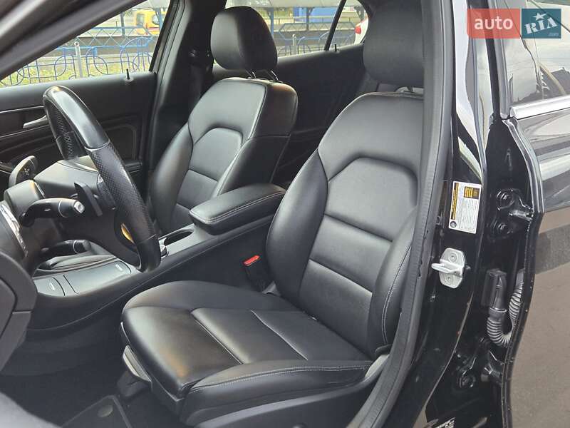 Внедорожник / Кроссовер Mercedes-Benz GLA-Class 2015 в Киеве