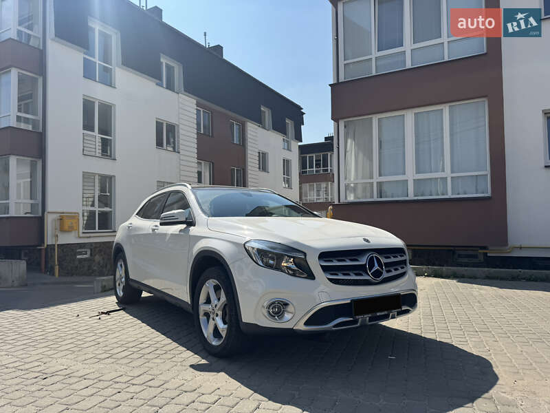 Внедорожник / Кроссовер Mercedes-Benz GLA-Class 2017 в Львове фото 3 Внедорожник / Кроссовер Mercedes-Benz GLA-Class 2017 в Львове