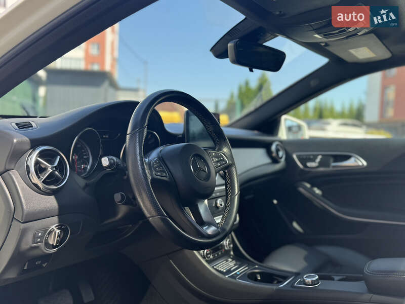 Внедорожник / Кроссовер Mercedes-Benz GLA-Class 2017 в Львове фото 8 Внедорожник / Кроссовер Mercedes-Benz GLA-Class 2017 в Львове