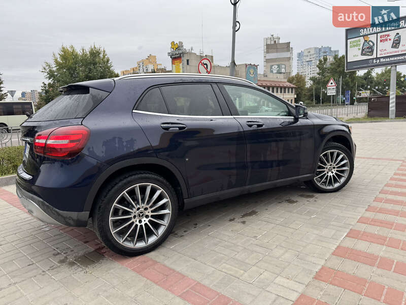 Mercedes-Benz GLA-Class 2017 Mercedes-Benz GLA-Class 2017