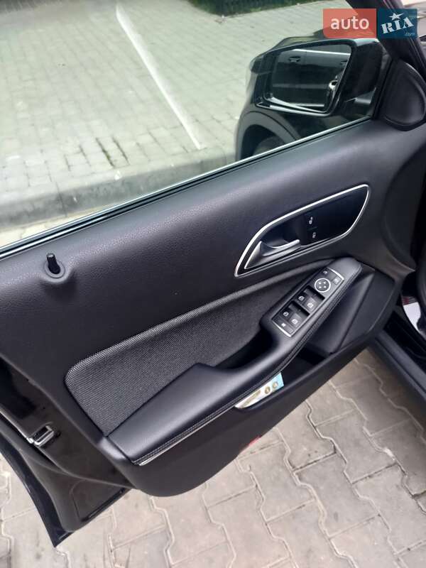 Внедорожник / Кроссовер Mercedes-Benz GLA-Class 2017 в Черновцах