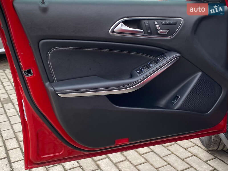 Позашляховик / Кросовер Mercedes-Benz GLA-Class 2018 в Рівному