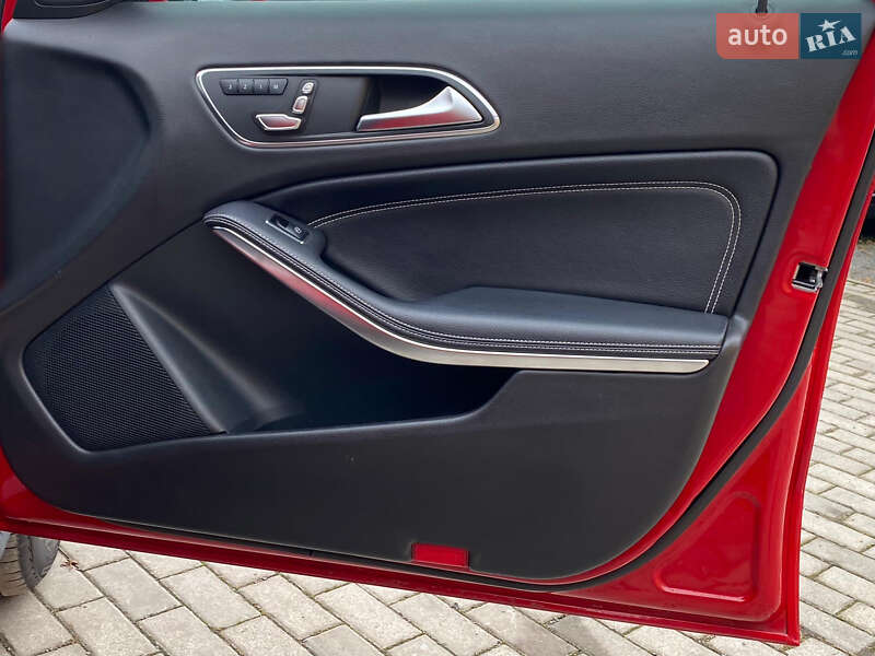 Позашляховик / Кросовер Mercedes-Benz GLA-Class 2018 в Рівному