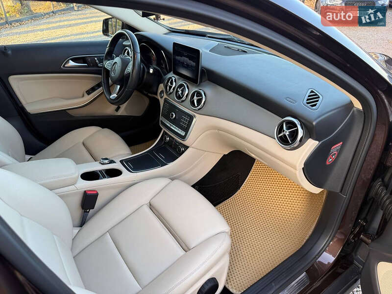 Позашляховик / Кросовер Mercedes-Benz GLA-Class 2017 в Стрию