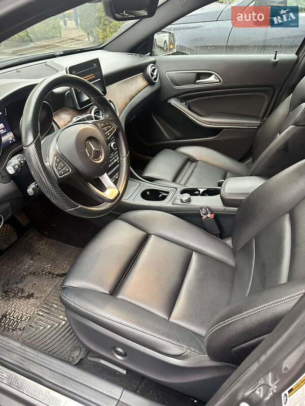 Внедорожник / Кроссовер Mercedes-Benz GLA-Class 2015 в Киеве