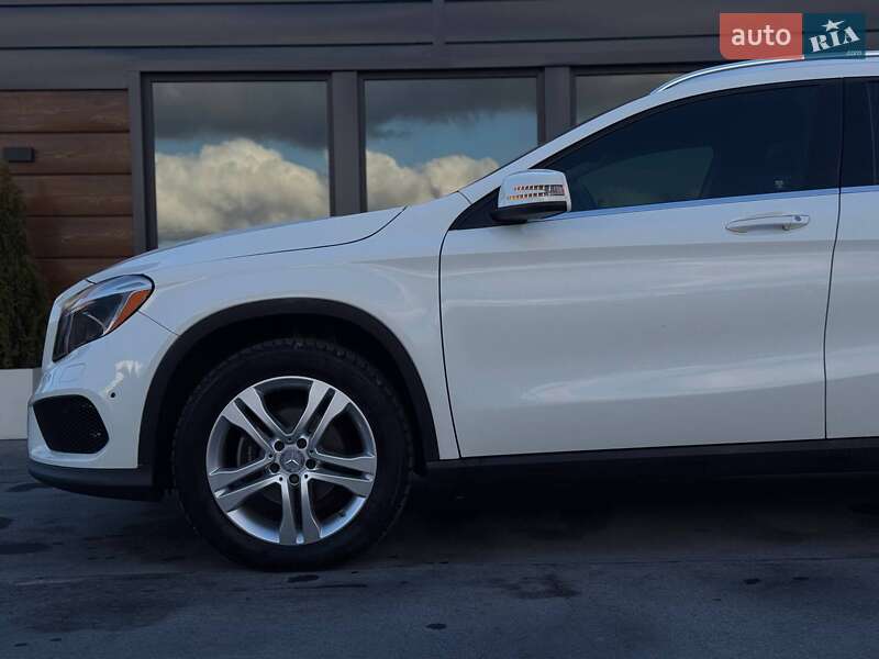 Внедорожник / Кроссовер Mercedes-Benz GLA-Class 2015 в Ровно
