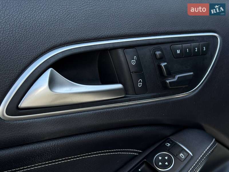 Внедорожник / Кроссовер Mercedes-Benz GLA-Class 2015 в Ровно