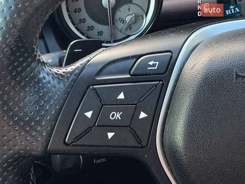 Внедорожник / Кроссовер Mercedes-Benz GLA-Class 2015 в Ровно