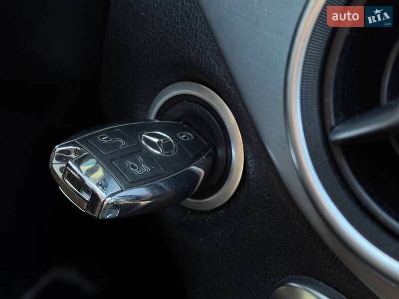 Внедорожник / Кроссовер Mercedes-Benz GLA-Class 2015 в Ровно