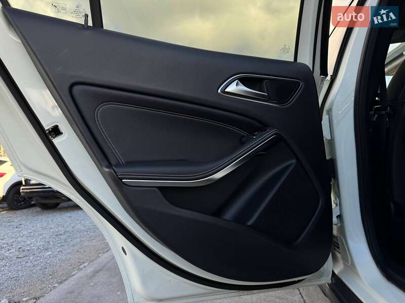 Внедорожник / Кроссовер Mercedes-Benz GLA-Class 2015 в Ровно