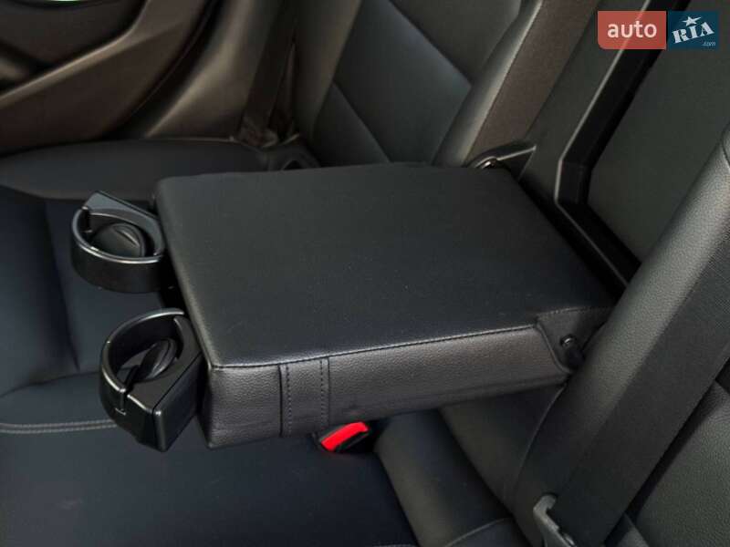 Внедорожник / Кроссовер Mercedes-Benz GLA-Class 2015 в Ровно